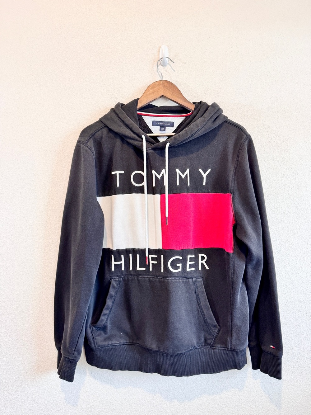 Tommy Hilfiger Logo Hoodie L Black Flag 90s Y2K Prep Varsity Streetwear Mens K42